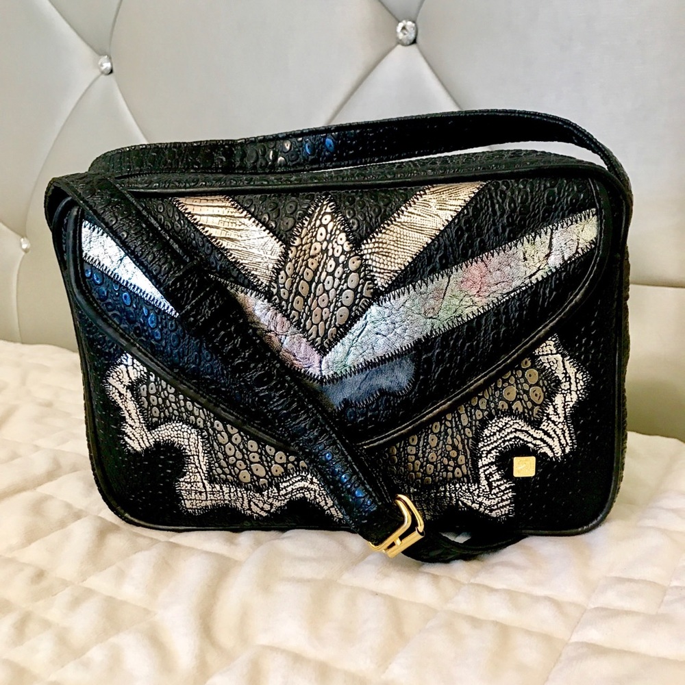 ✨🚫SOLD🚫Vintage East Asian Frog Skin Crossbody✨